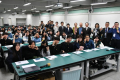 成大科教中心帶領台南女中、日本龍野高校學生透過實驗交流。（成大提供）(中華新聞雲/施春瑛報導)成大理學院科學教育中心再度帶領台日學生一起玩實驗。三十名台南女中學生與九位日本龍野高校學生，二十日齊聚成大一起進行「雲霧室實驗」，並透過「LandingAI」平台 ...(略)