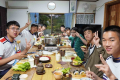 學生入住接待家庭，體驗日本居家生活。(新竹市政府提供)交流期間接受日本NHK媒體採訪，展現臺灣學子自信從容的國際形象。(新竹市政府提供)(國立教育廣播電台)新竹市培英國中從112學年度與日本岡山縣山南學園簽署姊妹校合作備忘錄（MOU）以來，雙方持續推動深度 ...(略)