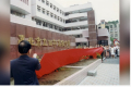 聯合報／記者張宏業／台北即時報導台北市立西松高中國際文憑大學預科課程升學顧問蘇弘曆、韓籍課程協調員安嚖星，未經校方授權及老師同意，偽造16名學生IB課程歷年成績證明，讓不少學生順利申請澳洲及歐洲大學，此課程當初還是因京華城案遭羈押的市議員應曉薇向柯文哲推薦 ...(略)