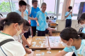 726即時新聞國立屏東特殊教育學校師生赴日本交流，與日本的東京都立足立特別支援學校正式締結為姊妹校，兩校師生透過迷你運動會、共同課程及傳統文化體驗活動，讓特教學生也能體驗國際交流。屏東特教與足立特別支援學校兩校的情誼，起源於5年前的線上情誼持續迄今，並在今 ...(略)