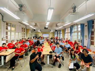 (Yes新聞/宋吉清報導)8/20下午，來自日本石川縣中能登町姊妹校中能登中學校一行師生，在校長水谷內良郎的帶領下，蒞臨基隆市成功國中，展開為期四天的接待家庭交流活動。此次隨行的貴賓包括中能登町國際交流協會會長福井清久、副會長宮本文榮、顧問平野美衛，以及坂 ...(略)