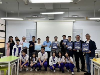 (聯合報/李宗祐報導)日本博多高校校長檜垣泰史教學團隊今天受邀到嘉義市興華中學參訪，交流日本高中教育的現況與未來合作願景。興華中學校長張家碩表示，期待透過國際合作，讓學生兼具「在地關懷、國際視野」，邁向全人發展。博多學園博多高等學校校長檜垣泰史率同教務主任 ...(略)