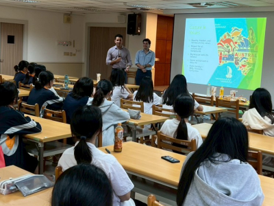114年11月13日,澳洲邦德大學(BondUniversity)醫學院共四位同學,經由屏東基督教醫院國際處協助聯繫,蒞臨國立屏東女中與數理組同學交流(SDG4QualityEducation)優質教育實質內涵。分享交流會分成二部分:第一部分為邦德大學來訪 ...(略)