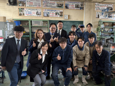 新營高工啟動國際教育新對話，參訪日本群馬縣立利根實業高校。（圖／新營高工提供）國立新營高工為持續推廣國際教育交流事務，由教務及學務主任帶領師長考察團於11月19日至23日至日本群馬縣展開臺日姊妹校國際交流暨地方考察活動。此行也是繼去年12月11日與日本群馬 ...(略)