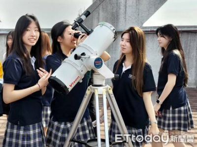 ▲新加坡國際學校交流團訪旭光高中觀光遊學。（圖／南投縣政府提供，下同）(ETtoday新聞雲/高堂堯報導)南投縣觀光處長年透過海外旅展與踩線團等方式，拓展國際遊學熱門市場，日前成功安排曼谷新加坡國際學校69名師生跨海來台，赴縣立完全中學「旭光高中」遊學觀光 ...(略)