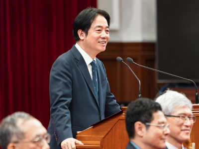 頼清徳総統は21日、2025年に開催された10項目の国際科学オリンピックに出場した生徒らによる表敬訪問を受けた。頼総統は、台湾の目標は次の世代、すなわち今後30年以内に、物理学、化学、医学の3分野で少なくとも3つのノーベル賞を獲得することだと語ったほか、2 ...(略)