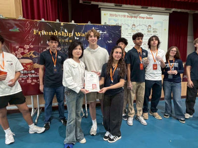 美國內華達州拉斯維加斯的TheMeadowsSchool(TMS)高中師生，到大園國小進行為期半日的深度教育交流活動。圖：主辦提供(桃園電子報/勘志明報導) 桃園市大園國小於今(17)日迎來了一場跨越太平洋的文化盛事。來自美國內華達州拉斯維加斯的TheMe ...(略)