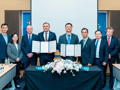 羅達生(右五)與TomaszAugustyniak(左五)共同出席見證5校簽署教育交流意向書。 圖：高雄市教育局/提供(Newtalk新聞/孫家銘報導) 政府舉辦「高雄市與波蘭格丁尼亞市學校教育交流意向書(LOI)簽署儀式」，由高雄市副市長羅達生與波蘭格丁 ...(略)