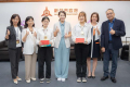 竹市高中生王允芊(圖左)與陳亭儒(圖右)勇奪義大利科展金牌，與市長高虹安分享競賽心得。(記者曾芳蘭攝)(中華新聞雲/曾芳蘭報導) 疫後睽違三年的國際科學競賽，國立新竹科學園區實驗高中高二學生陳亭儒、王允芊參加義大利科學展覽會(FAST)，研究作品榮獲金牌獎 ...(略)