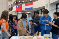 (新北市政府教育局)  中和高中是教育部國際教育交流聯盟第二區辦事處，同時也是新北市國際教育中心，一向積極推動國際教育及國際交流。5月14-19日荷蘭HaarlemmermeerLyceum的2位師長及16名高中生蒞臨中和高中進行課程交流，荷蘭師生也特別於 ...(略)