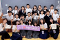 (新竹市政府市政新聞)新竹市立培英國中日前辦理教育部國際教育交流計畫，由校長潘致惠率領師生共36人前往日本姊妹市岡山市，進行為期5天的「異文化の對話課程學習與交流」。市長高虹安表示，培養下一代的國際觀刻不容緩，肯定學校推動國際教育、擴展孩子全球視野所做的努 ...(略)