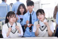 日本兵庫縣姬路高校學生五日到家齊高中參訪。（記者施春瑛攝）(中華新聞雲/施春瑛報導)家齊高中五日熱情接待來自日本兵庫縣東洋大學附屬姬路高校的六十九名師生，不僅由校內師生展現四重奏才藝，以台灣民謠歡迎日生，更帶著日本學生體驗搓愛玉、搖珍珠奶茶、手縫文創制服馬 ...(略)