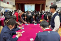【記者王世明／基隆報導】2025年3月6日來自日本沖繩縣的開邦高等學校師生一行一百八十三人，今（六）日上午在教務主任的帶領下，前往基隆市二信高中進行國際教育與文化交流活動。二信高中特別甄選應用英語科、應用日語科、普通科及國中部共八十二位學生陪同，透過一系列 ...(略)