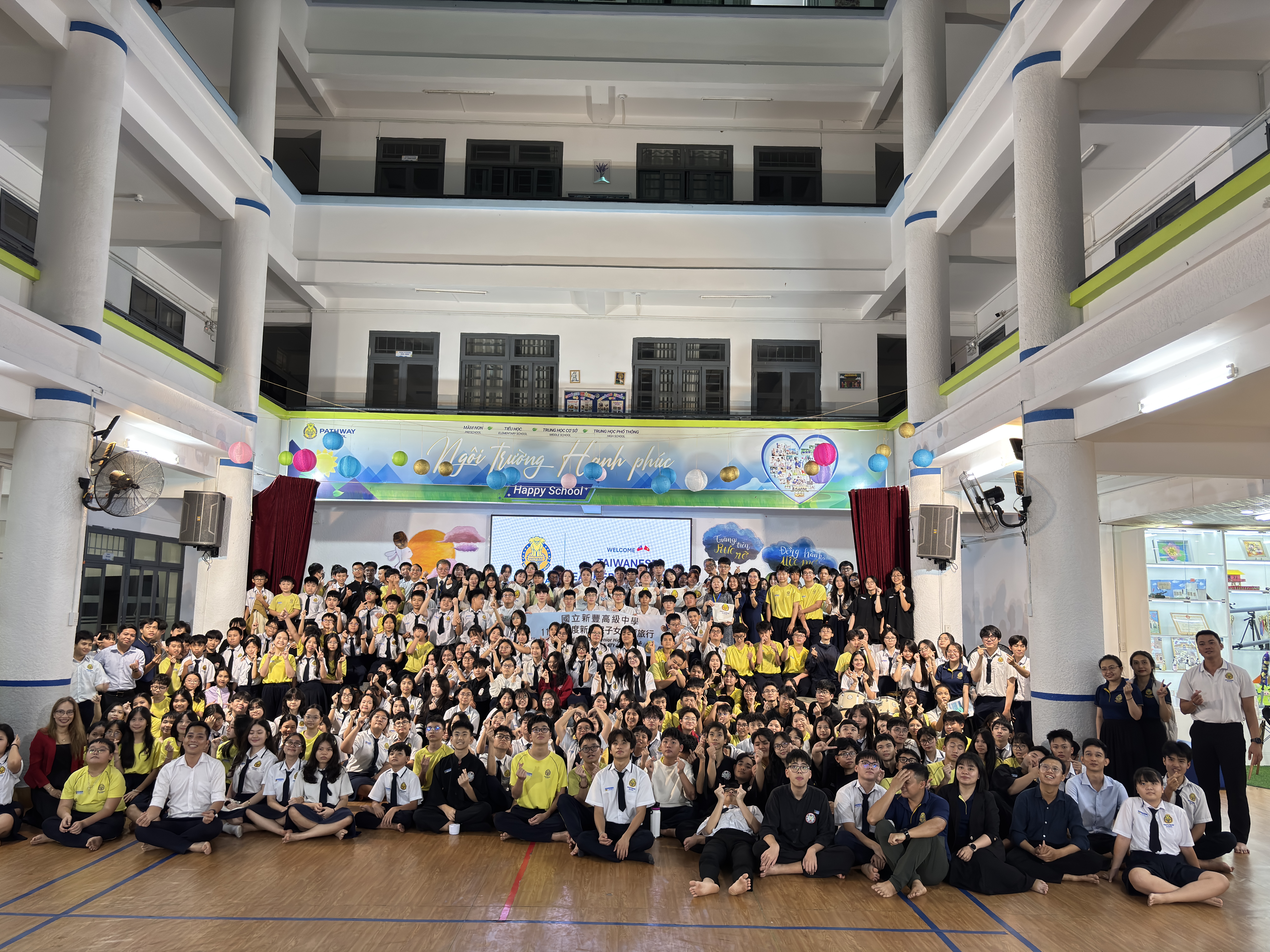 新豐高中24位師生代表團於11月3日圖片
