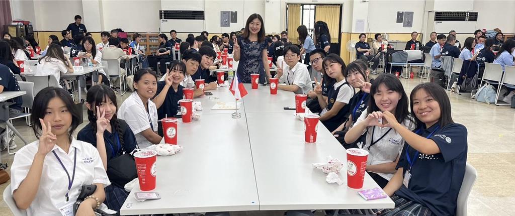 台灣高中生與日本大阪地區高中生互動圖片