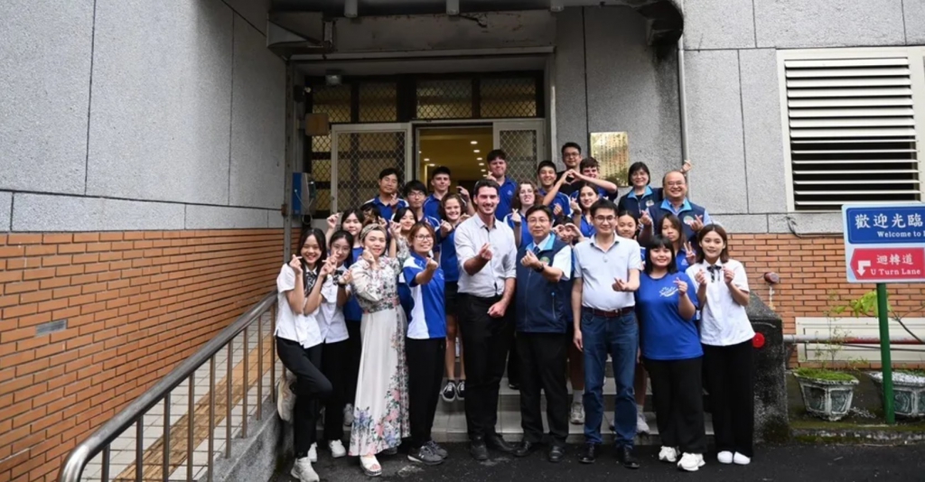 紐西蘭以琳基督教學院辦理臺東文化之旅,最後一站到成功商水體驗當地漁業文化。